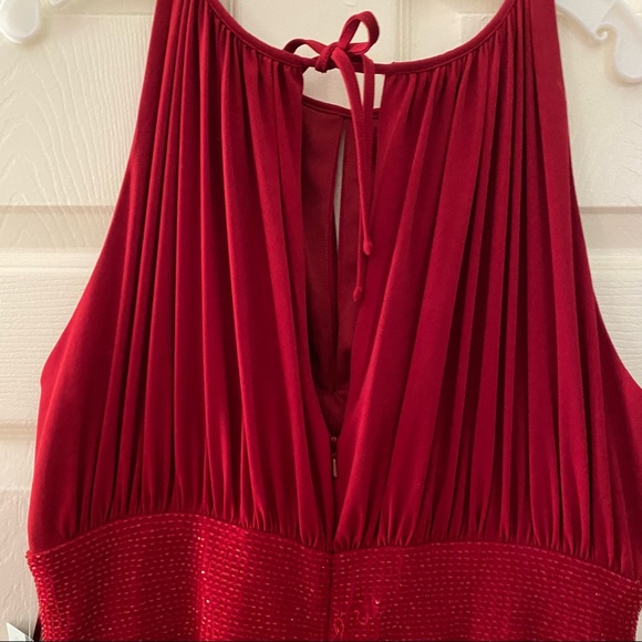 Evening Gown JS Boutique Red with sequins around waist key hole neck size 16 - Picture 5 of 8